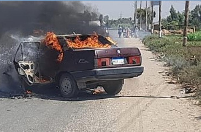 السيطرة على حريق سيارة ملاكى في العاشر من رمضان.