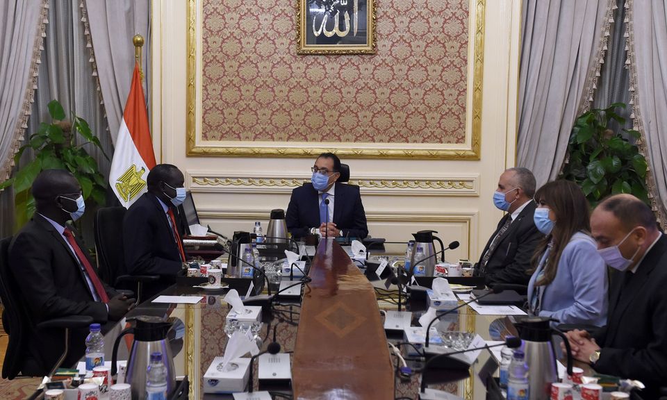 رئيس الوزراء يلتقى وزير الرى لجمهورية جنوب السودان  مدبولى: مصر مستعدة لإقامة مشروعات استثمارية فى جنوب السودان فى المجالات ذات الأولوية لأشقائنا