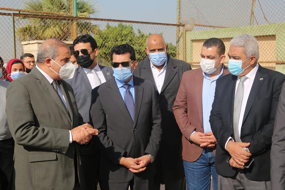 الدكتور أشرف صبحي يلتقي بشباب جامعة الأزهر في حوار مفتوح