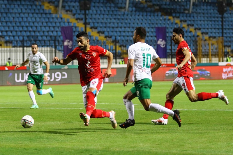 الأهلى يضرب المصري برباعية مقابل هدفين في الدوري.