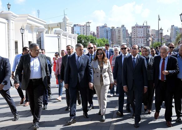 خلال جولته اليوم بمحافظة الاسكندرية: رئيس الوزراء يتفقد مشروع تطوير 