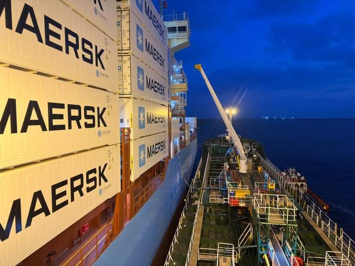 مبروك للمصر نجاح أول عملية تموين سفينة حاويات بالوقود الأخضر في ميناء شرق بورسعيد