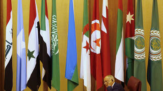أبو الغيط يكشف عن 3 دول ترغب بعودة سوريا إلى الجامعة العربية ويتحدث عن شرط حضور دمشق لقمة الجزائر.