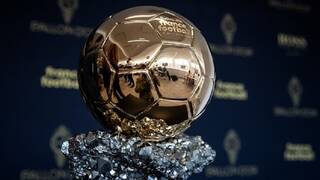 شاهد: بدء توزيع جوائز الكرة الذهبية لعام 2021.