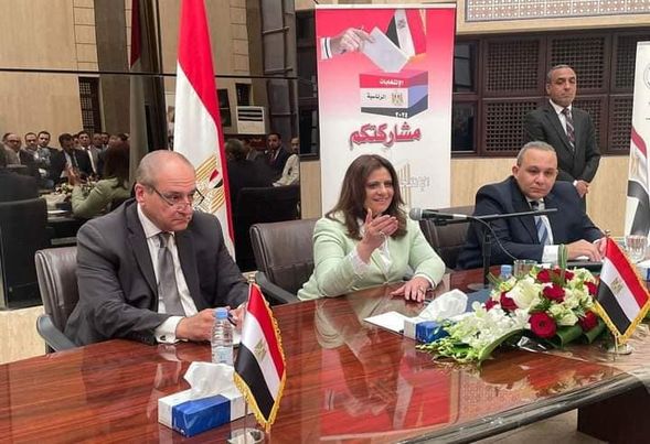 وزيرة الهجرة تلتقي رموز وقيادات الجالية المصرية بالسعودية ضمن حملة 