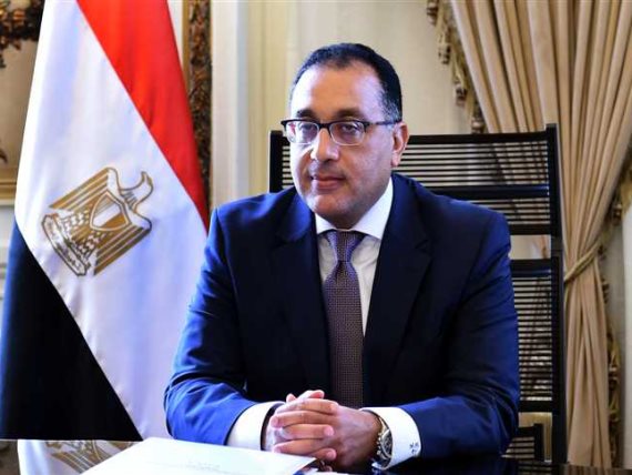 رئيس الوزراء يناقش مخطط تطوير ميناء الإسكندرية