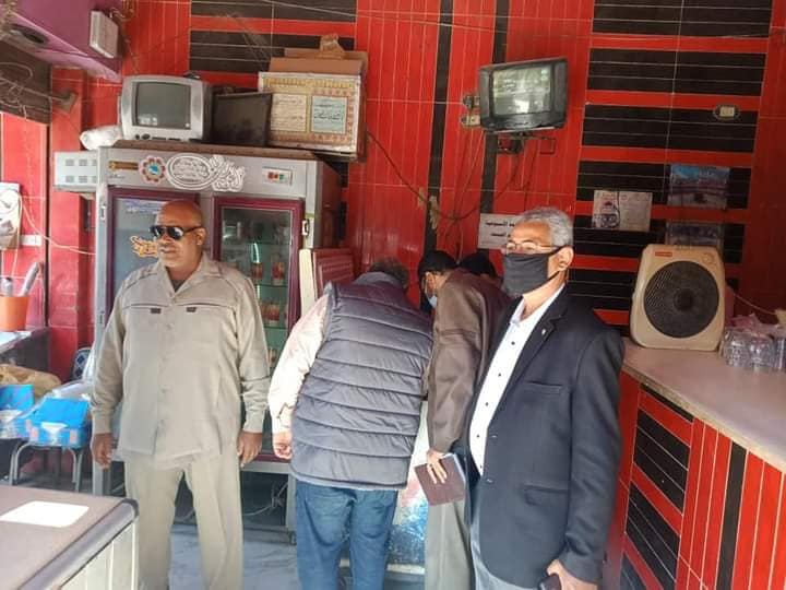 استمرار الحملات التموينية للرقابة على الأسواق بمدينة طهطا.