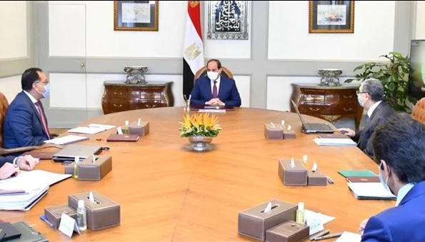 السيسي يتابع الموقف التنفيذي لمشروعات تنمية سيناء و شرق العوينات وتوشكى